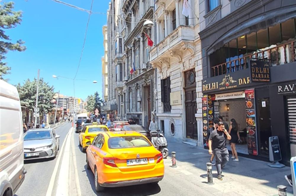 Taksim Sıraselviler’de Kiracılı Satılık Dükkan – 150 m² – Yüksek Getiri!