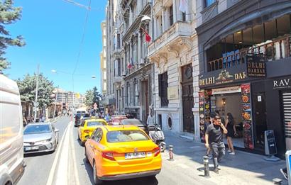 Taksim Sıraselviler’de Kiracılı Satılık Dükkan – 150 m² – Yüksek Getiri!