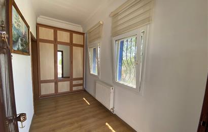 Bodrum Umurca’da Satılık Kısmi Deniz Manzaralı Geniş 2+1 Giriş Katı Daire