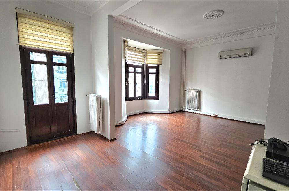 NİŞANTAŞI RUMELİ CADDESİ ÜZERİNDE KİRALIK BÜRO&OFİS