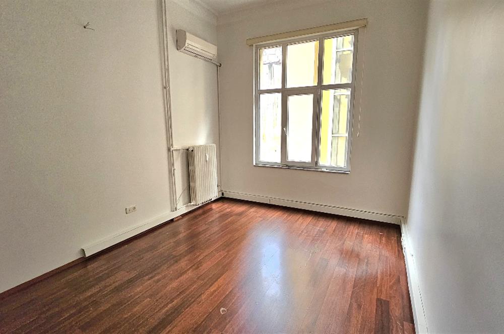NİŞANTAŞI RUMELİ CADDESİ ÜZERİNDE KİRALIK BÜRO&OFİS