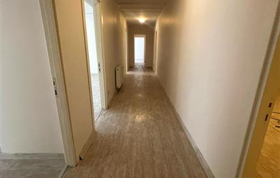 ÜNALANDA HER İŞE UYGUN KİRALIK OFİS
