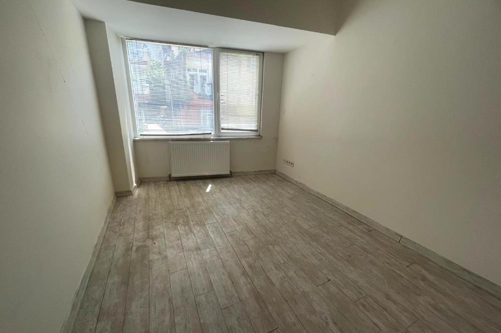 ÜNALANDA HER İŞE UYGUN KİRALIK OFİS