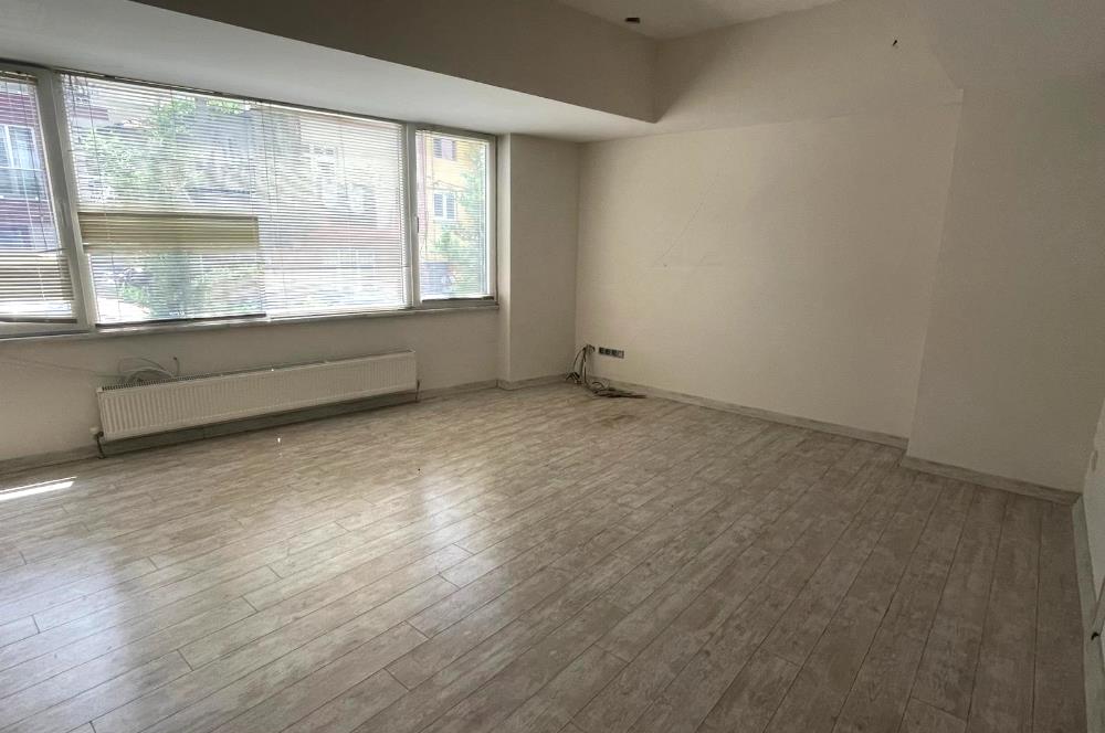 ÜNALANDA HER İŞE UYGUN KİRALIK OFİS