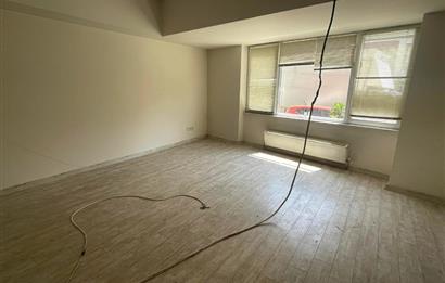 ÜNALANDA HER İŞE UYGUN KİRALIK OFİS