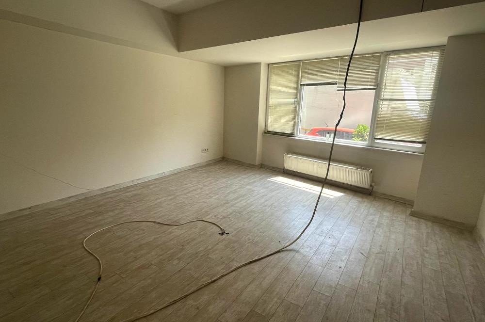 ÜNALANDA HER İŞE UYGUN KİRALIK OFİS