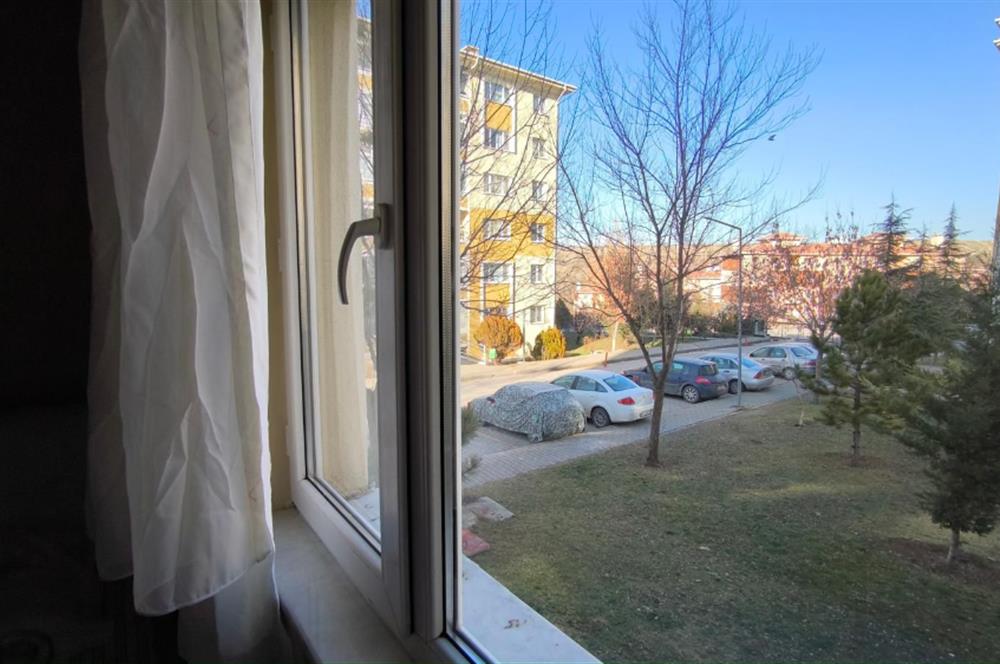 AYGÜN ÖZDEMİR`DEN TOKİDE EŞYALI KİRALIK 3+1 DAİRE
