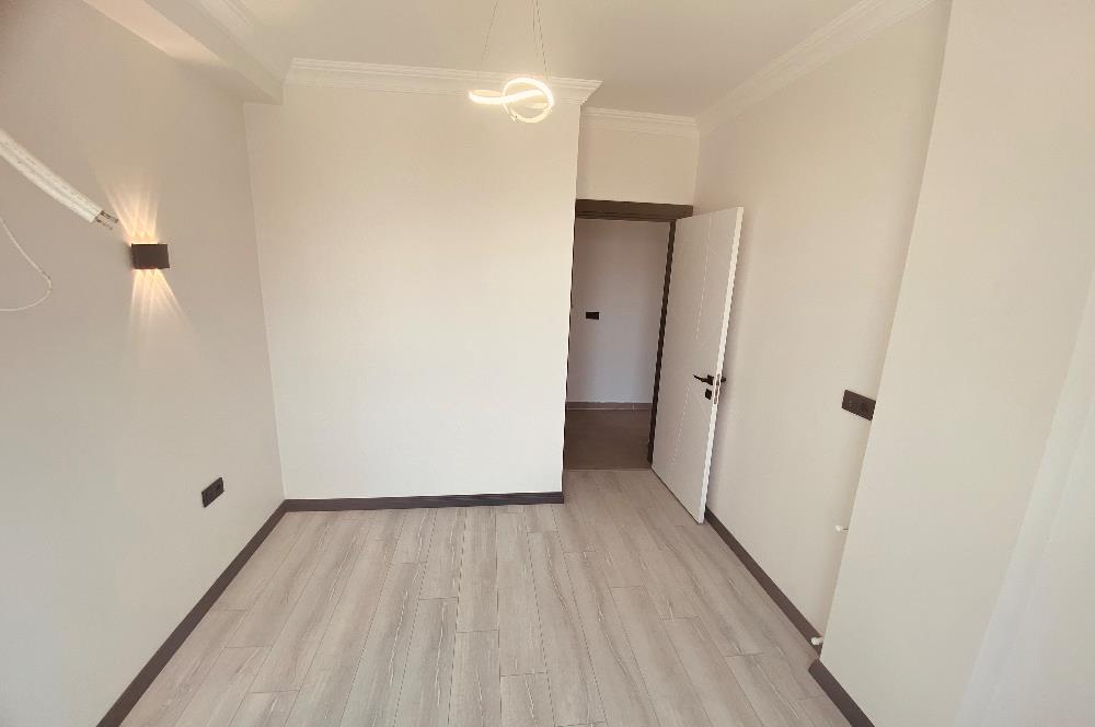 Didim, Hisar Mahallesi'nde Panoramik Deniz Manzaralı – Ön Cephe Sıfır 2+1 Daire 