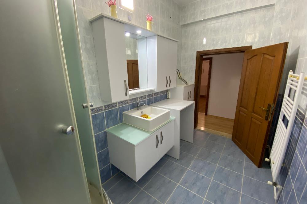 Bodrum Umurca’da Satılık Kısmi Deniz Manzaralı Geniş 2+1 Giriş Katı Daire