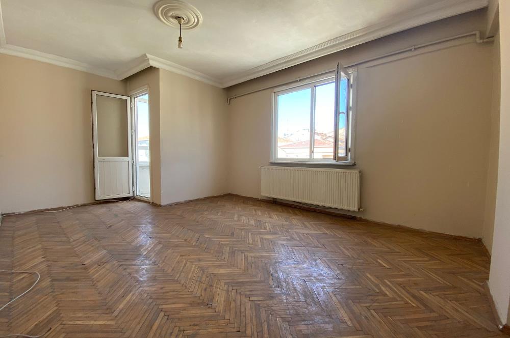 YENİBOSNA AHMET YESEVİ CAD. ÜZERİNDE YATIRIMLIK 2+1 DAİRE