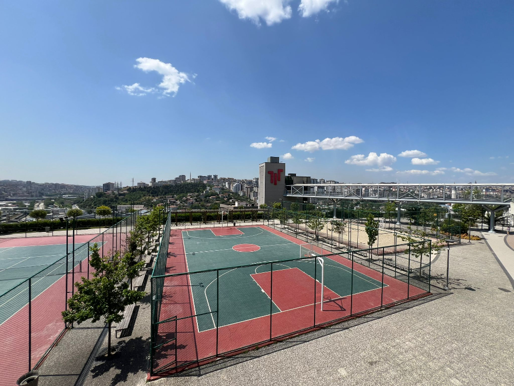 5.Levent Torunlarda Satılık 2+1 8.Kat Köşe Daire