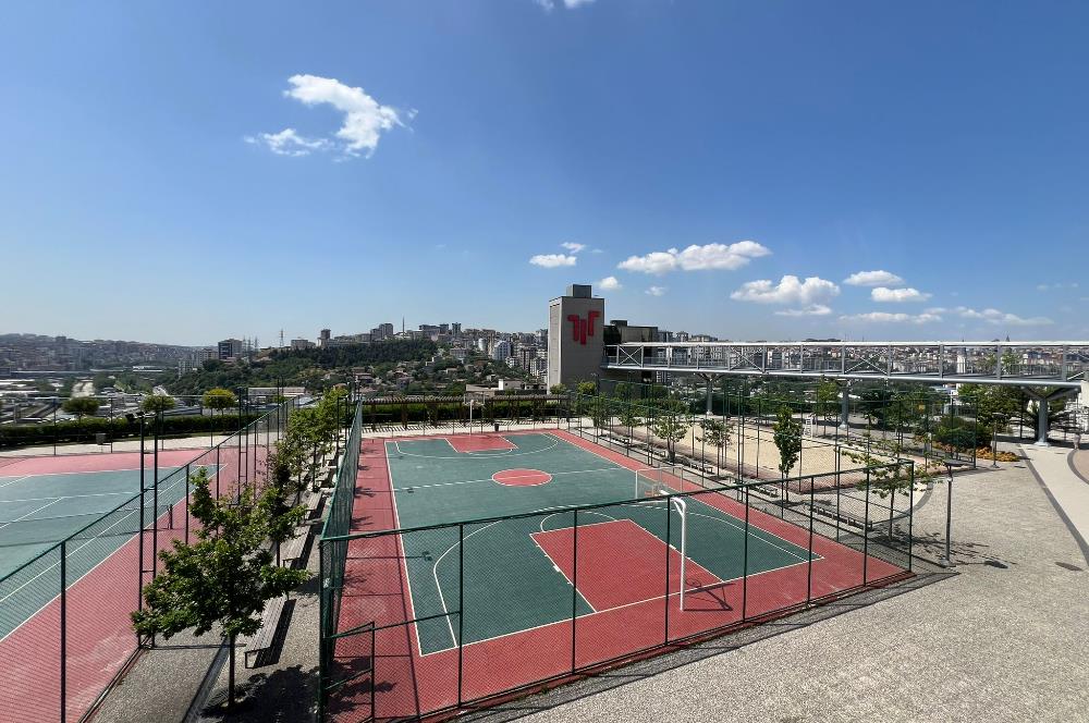 5.Levent Torunlarda Satılık 2+1 8.Kat Köşe Daire