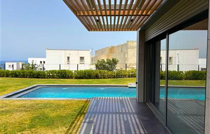 Yalıkavak Geriş Mevkii Deniz Manzaralı Satılık 3+1 Havuzlu Villa