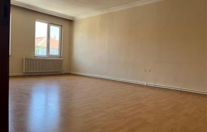 CENTURY 21 Bal'dan BAHÇELİEVLERDE 3+1 KİRALIK DAİRE