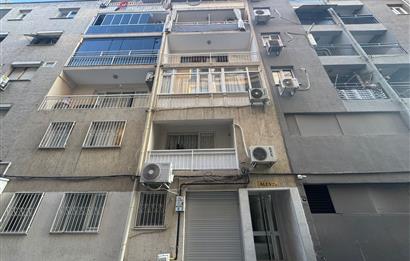 Karşıyaka Tersane'de Merkezi Lokasyonda Satılık 3+1 Daire
