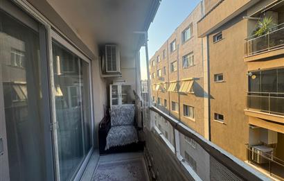 Karşıyaka Tersane'de Merkezi Lokasyonda Satılık 3+1 Daire