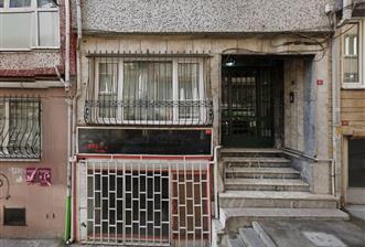 BARUTHANE CADDESİNDE SATILIK DÜKKAN