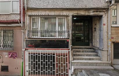 BARUTHANE CADDESİNDE SATILIK DÜKKAN