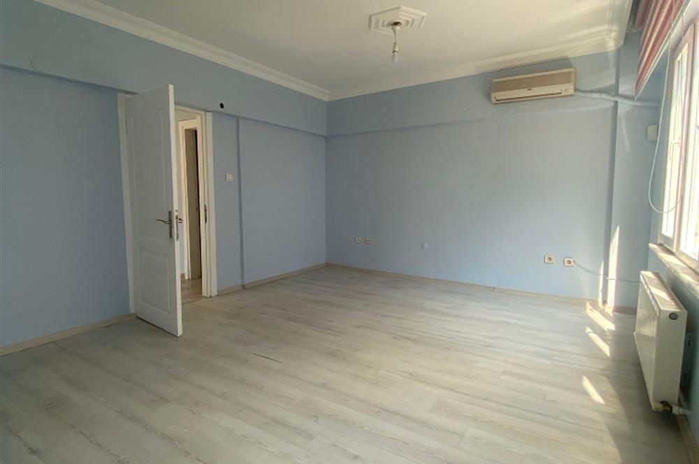 ERGENEKON CADDESİNDE KONUT VE OFİSE UYGUN KİRALIK DAİRE&OFİS