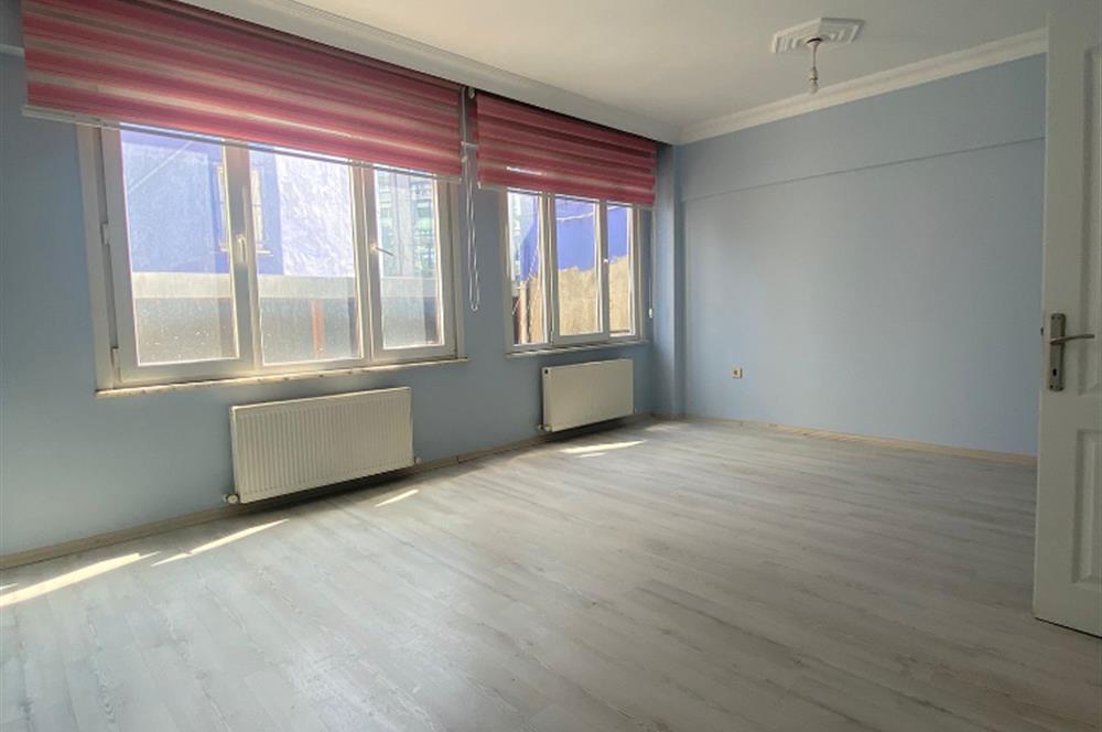 ERGENEKON CADDESİNDE KONUT VE OFİSE UYGUN KİRALIK DAİRE&OFİS