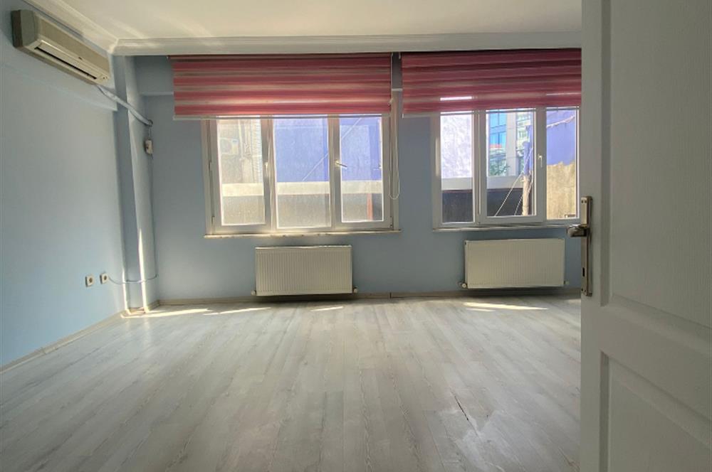 ERGENEKON CADDESİNDE KONUT VE OFİSE UYGUN KİRALIK DAİRE&OFİS