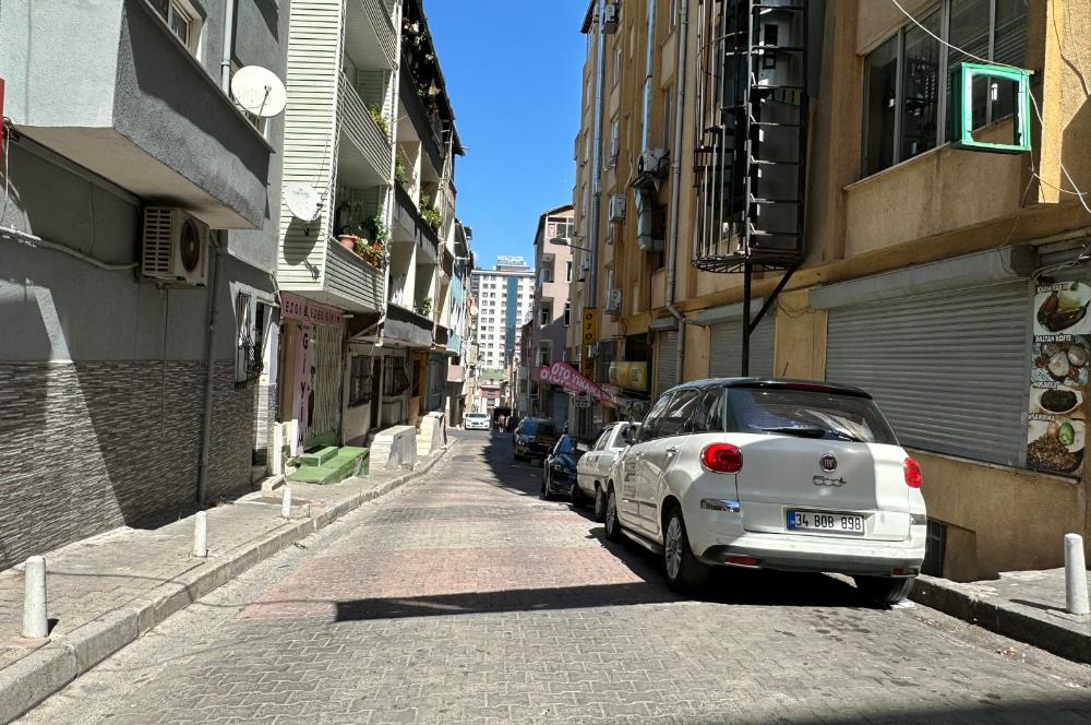 SATILIK 2 KATLI İŞ YERİ MERKEZİ KONUMDA 1 KAT KİRACILI 700 M2