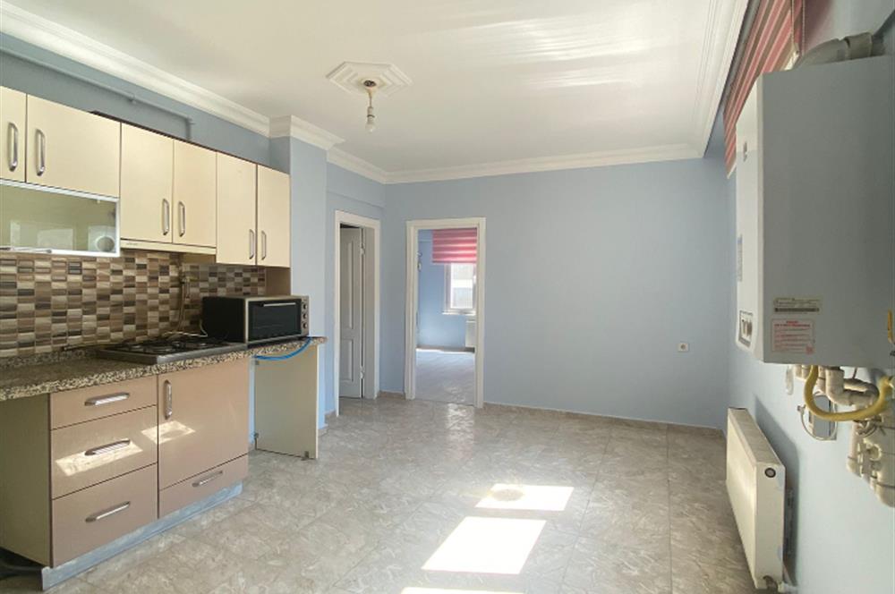 ERGENEKON CADDESİNDE KONUT VE OFİSE UYGUN KİRALIK DAİRE&OFİS