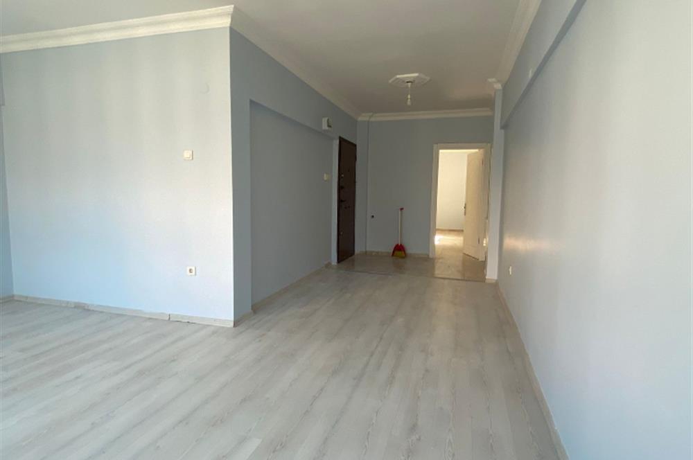ERGENEKON CADDESİNDE KONUT VE OFİSE UYGUN KİRALIK DAİRE&OFİS