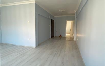 ERGENEKON CADDESİNDE KONUT VE OFİSE UYGUN KİRALIK DAİRE&OFİS