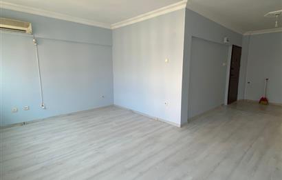 ERGENEKON CADDESİNDE KONUT VE OFİSE UYGUN KİRALIK DAİRE&OFİS