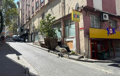 SATILIK 2 KATLI İŞ YERİ MERKEZİ KONUMDA 1 KAT KİRACILI 700 M2