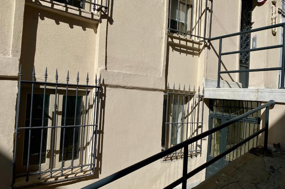 BEYOĞLU'NDA LÜKS 1+1 DAİRE VE 1+0 STÜDYO KİRALIK DAİRE 