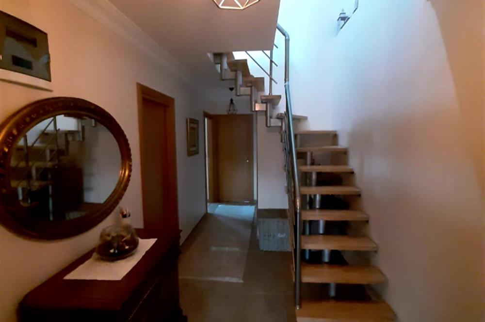 CENTURY21  NOKTA GAYRİMENKUL'DEN  ÜMRANİYE EGİTİM ARASTIRMA HASTANESİNE YÜRÜME MESAFESİNDE 5+1 SATILIK DUBLEKS
