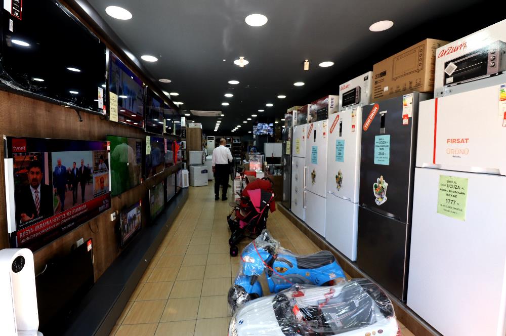 EYÜPSULTAN FAHRİKORUTÜRK CADDESİN'DE SATILIK KOMPLE BİNA 