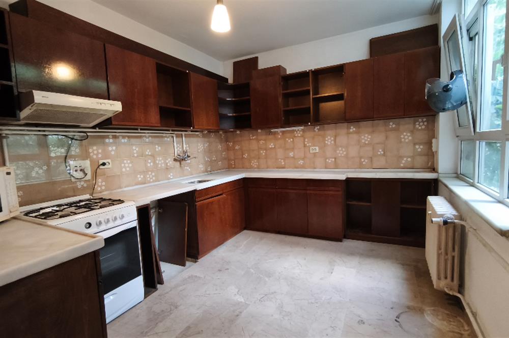 Fenerbahçe'de Bağdat Caddesi Üzeri Geniş 2+1 Kiralık Daire