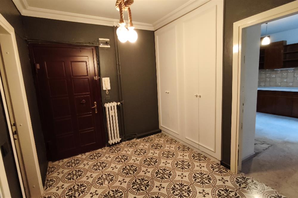 Fenerbahçe'de Bağdat Caddesi Üzeri Geniş 2+1 Kiralık Daire