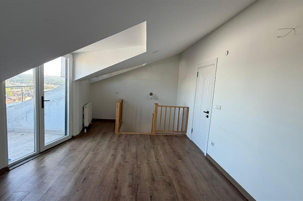 Kemerburgaz'da Kiralık 2+2 Çatı Dublex Daire