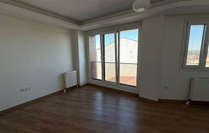 Kemerburgaz'da Kiralık 2+2 Çatı Dublex Daire