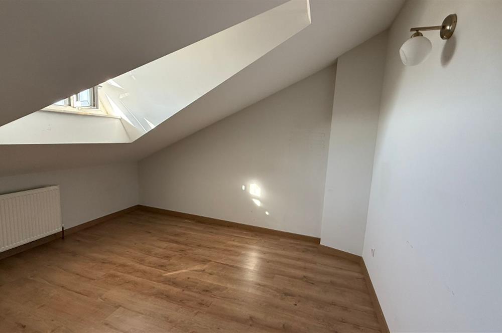 Kemerburgaz'da Kiralık 2+2 Çatı Dublex Daire