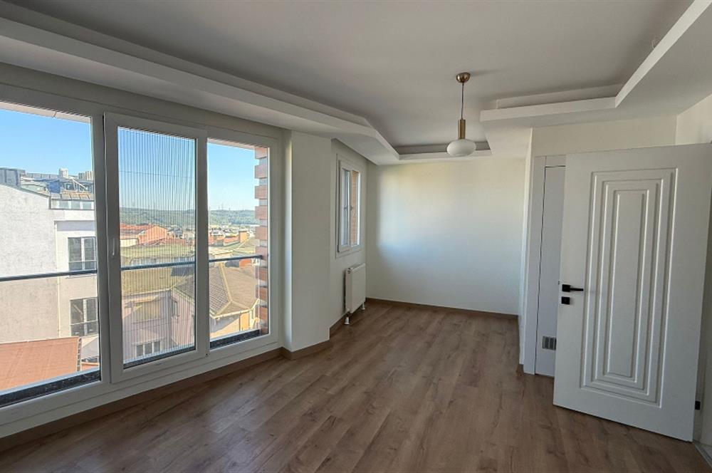 Kemerburgaz'da Kiralık 2+2 Çatı Dublex Daire