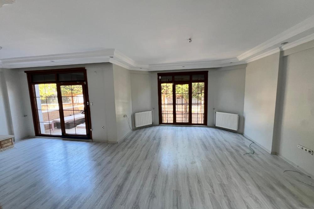 Kilyos Merkez'de Köşe Konumda Tam Müstakil 6+1 Satılık Villa