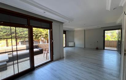 Kilyos Merkez'de Köşe Konumda Tam Müstakil 6+1 Satılık Villa