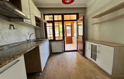 Kilyos Merkez'de Köşe Konumda Tam Müstakil 6+1 Satılık Villa