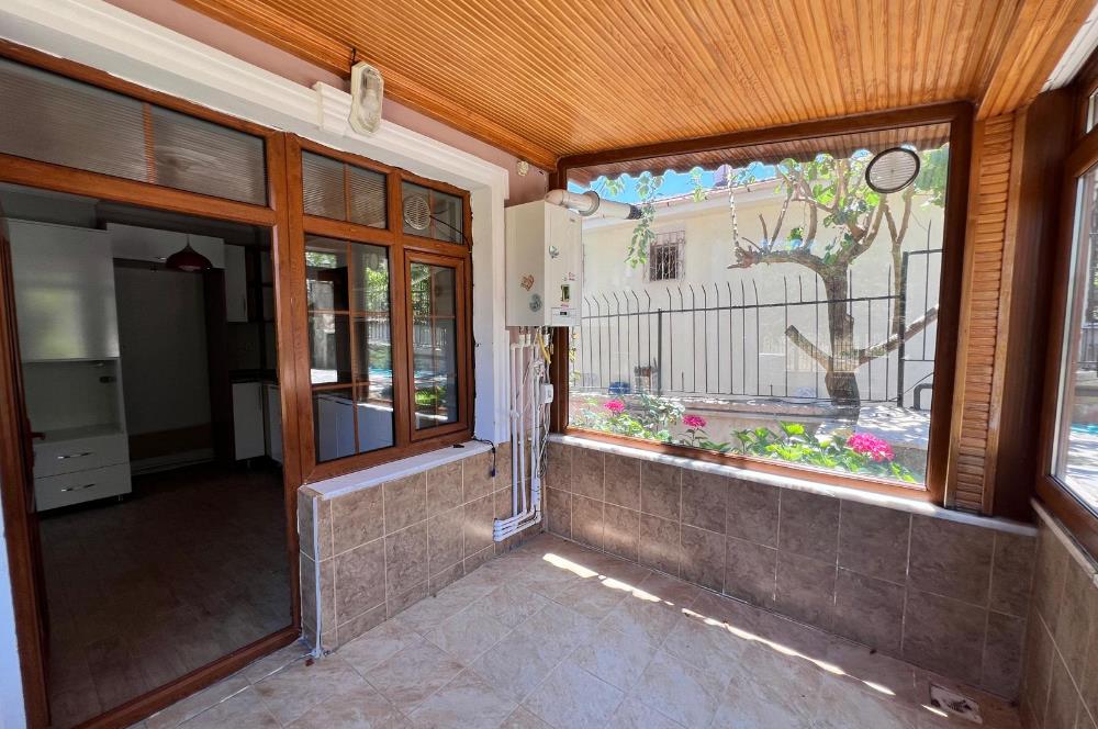 Kilyos Merkez'de Köşe Konumda Tam Müstakil 6+1 Satılık Villa