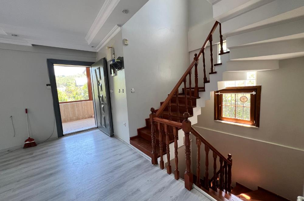 Kilyos Merkez'de Köşe Konumda Tam Müstakil 6+1 Satılık Villa