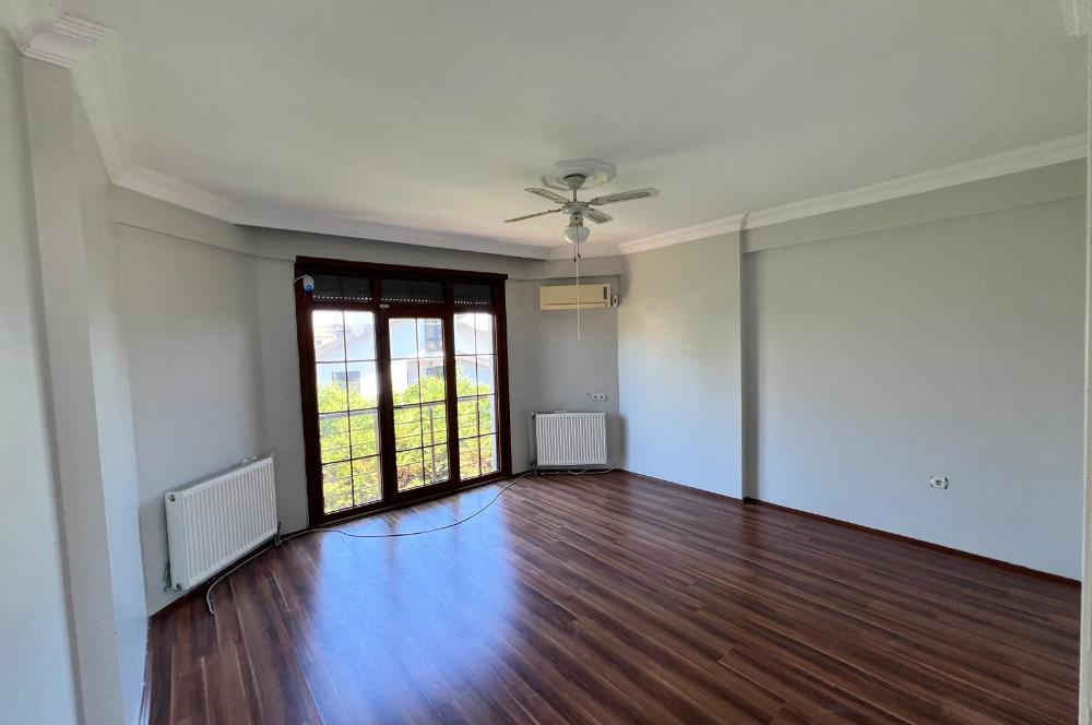 Kilyos Merkez'de Köşe Konumda Tam Müstakil 6+1 Satılık Villa
