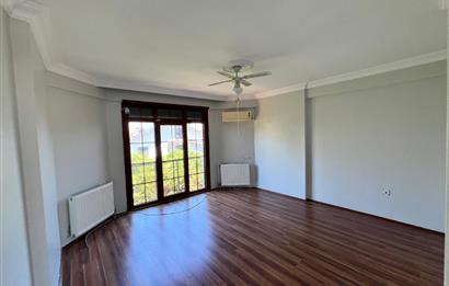 Kilyos Merkez'de Köşe Konumda Tam Müstakil 6+1 Satılık Villa