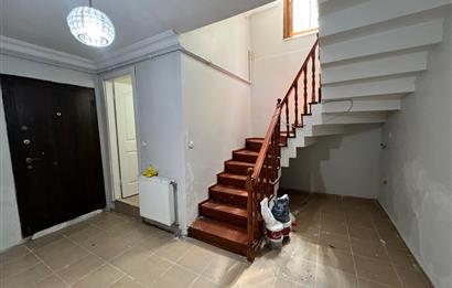 Kilyos Merkez'de Köşe Konumda Tam Müstakil 6+1 Satılık Villa