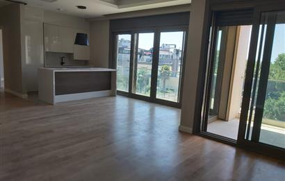Suadiye Sahilde Kısmi Deniz Görür 2,5 + 1 Sıfır Daire