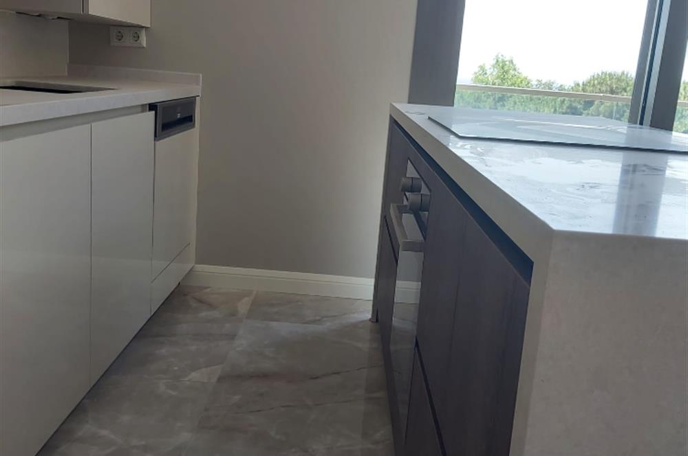 Suadiye Sahilde Kısmi Deniz Görür 2,5 + 1 Sıfır Daire